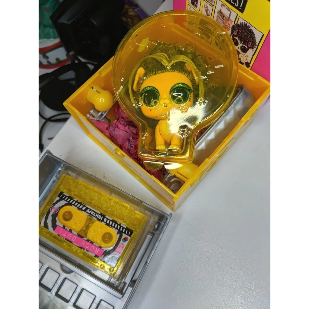 Disco Doggie NEW in box LOL surprise remix pet purple blue curly hair